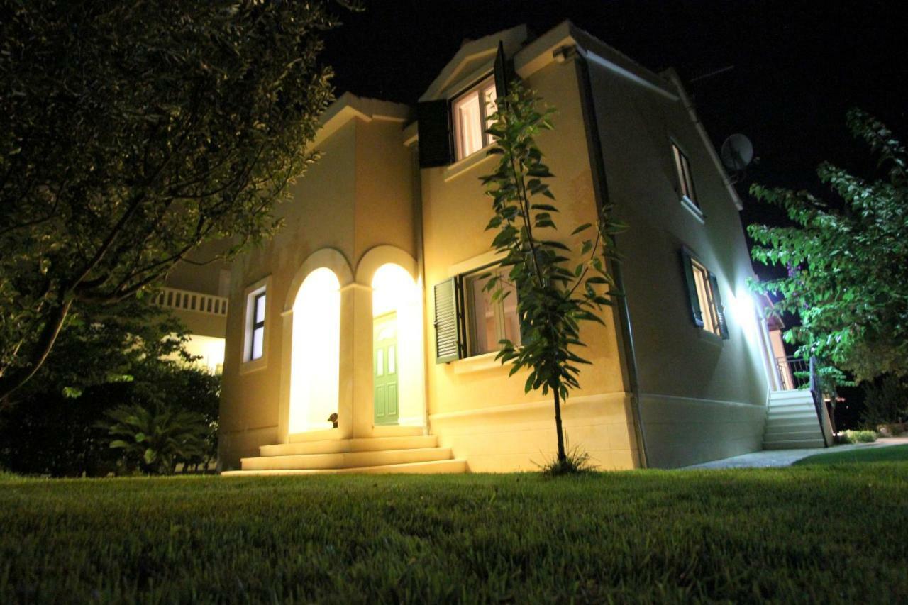 Villa Mendula Kastela Exterior photo